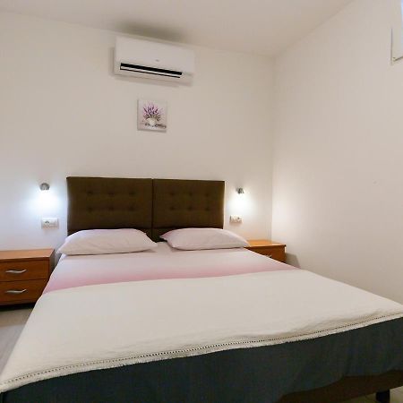Amoroso Apartment 200M From Sea Porec Ngoại thất bức ảnh