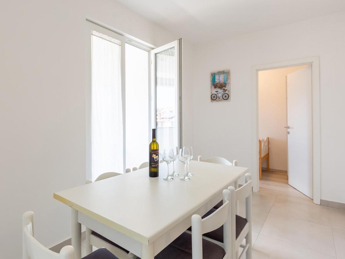 Amoroso Apartment 200M From Sea Porec Ngoại thất bức ảnh