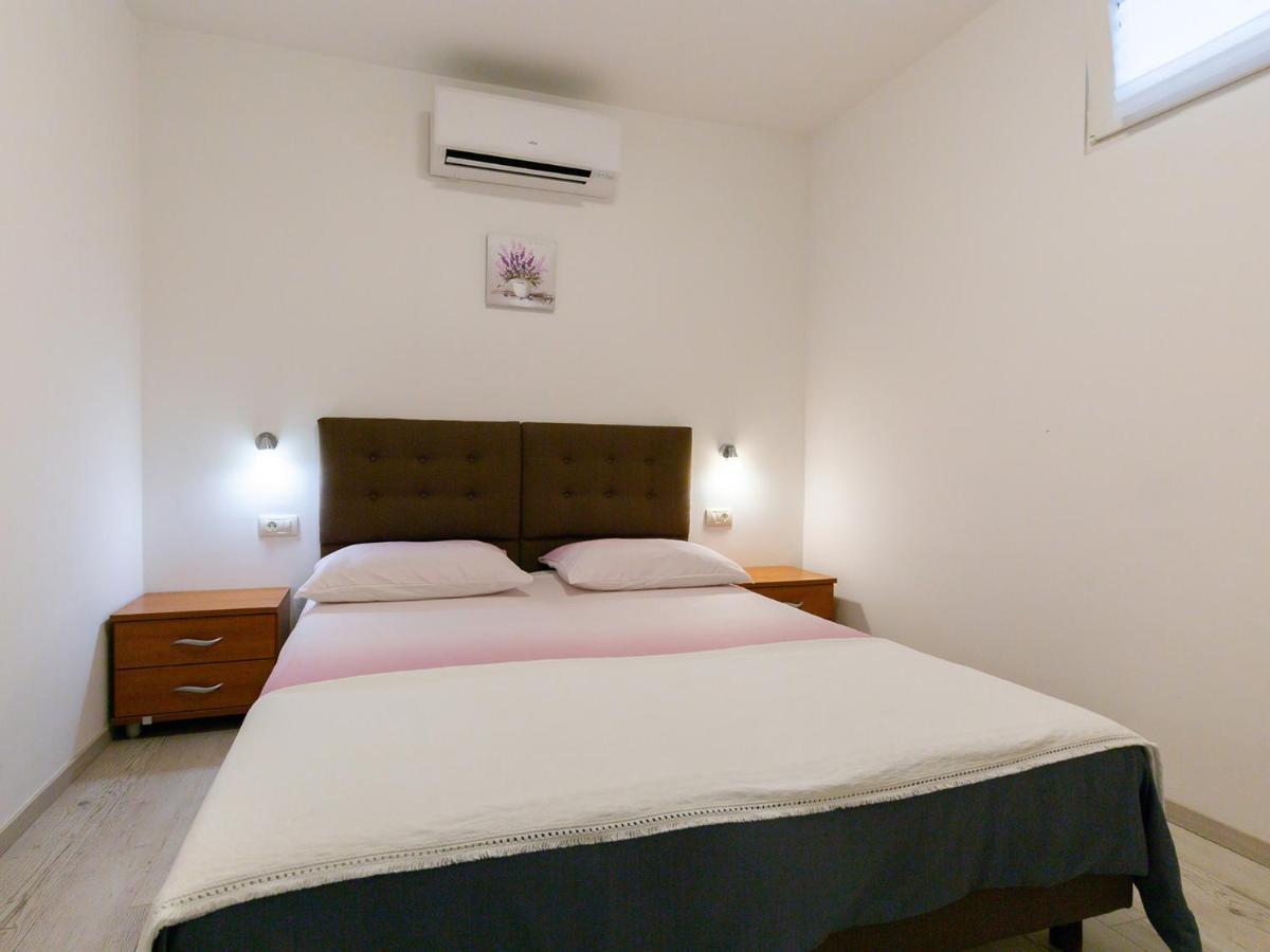 Amoroso Apartment 200M From Sea Porec Ngoại thất bức ảnh