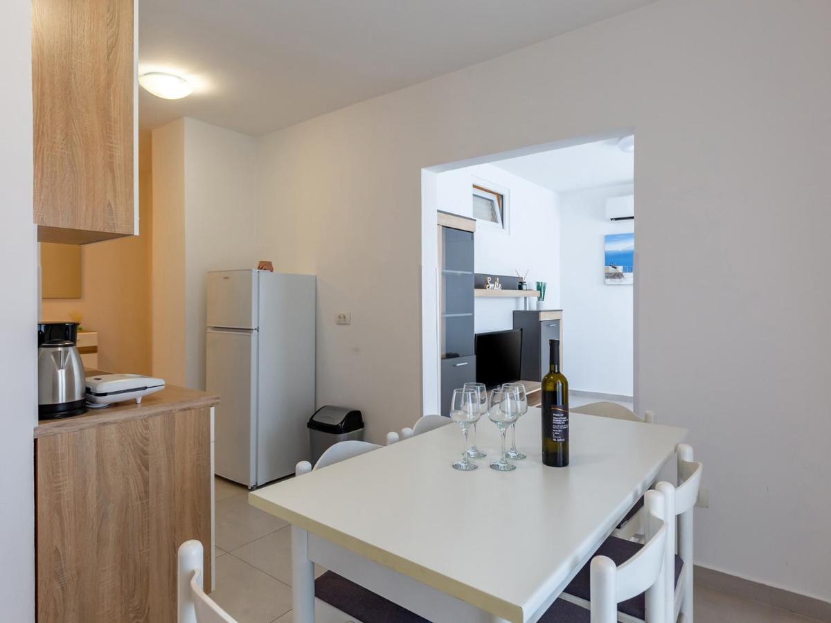 Amoroso Apartment 200M From Sea Porec Ngoại thất bức ảnh