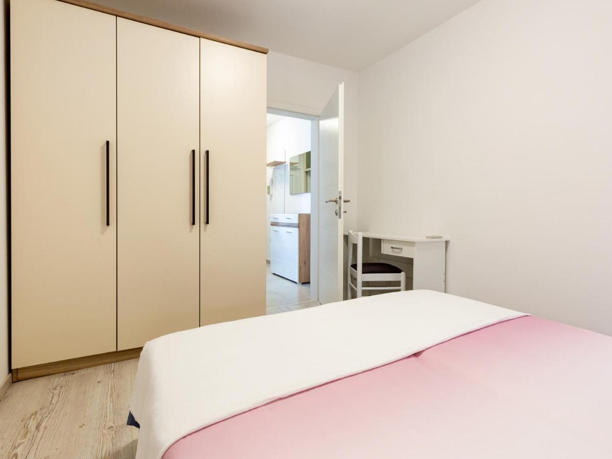 Amoroso Apartment 200M From Sea Porec Ngoại thất bức ảnh