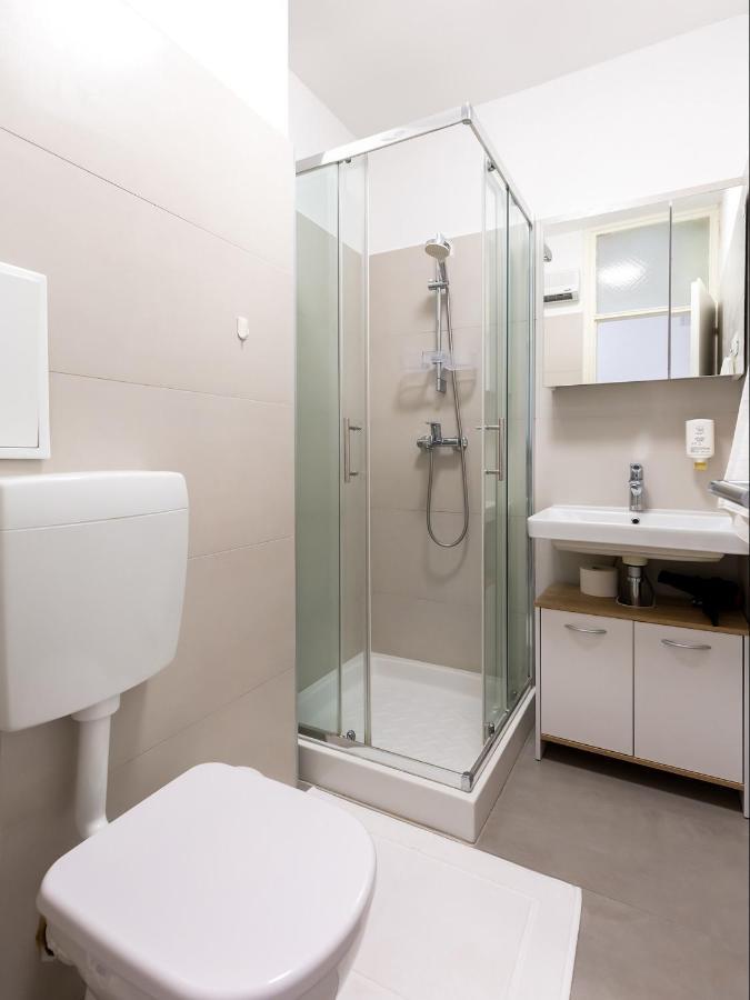 Amoroso Apartment 200M From Sea Porec Ngoại thất bức ảnh