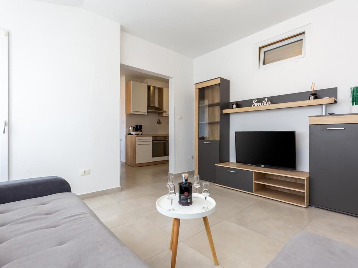 Amoroso Apartment 200M From Sea Porec Ngoại thất bức ảnh