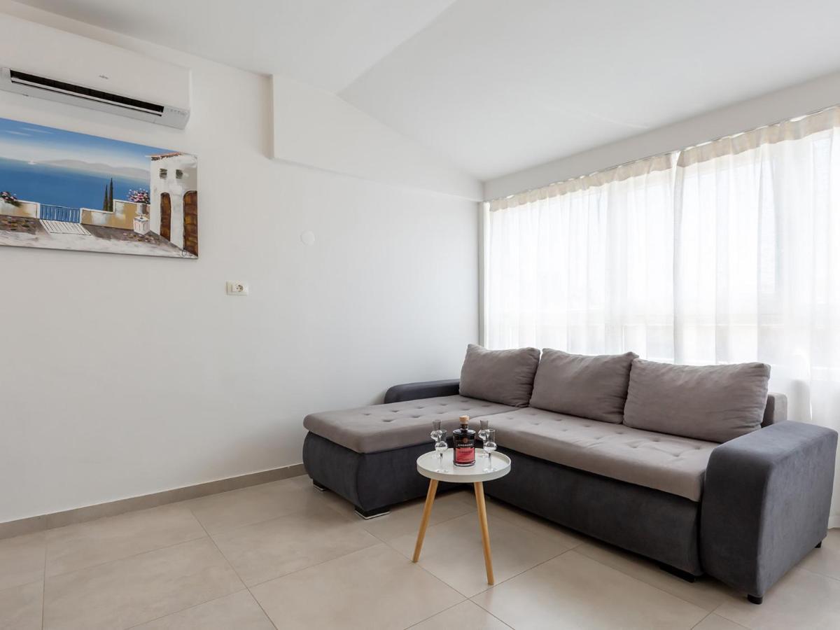 Amoroso Apartment 200M From Sea Porec Ngoại thất bức ảnh